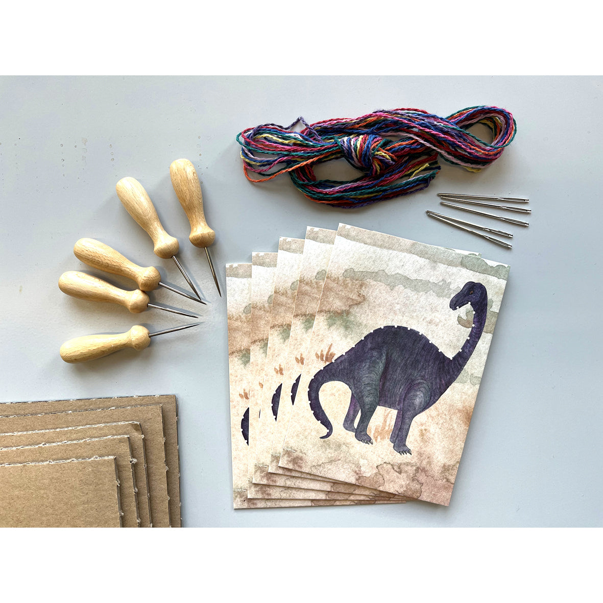 Prick-Stick Set für 5 Personen: Karten gestalten "Dinos lila"